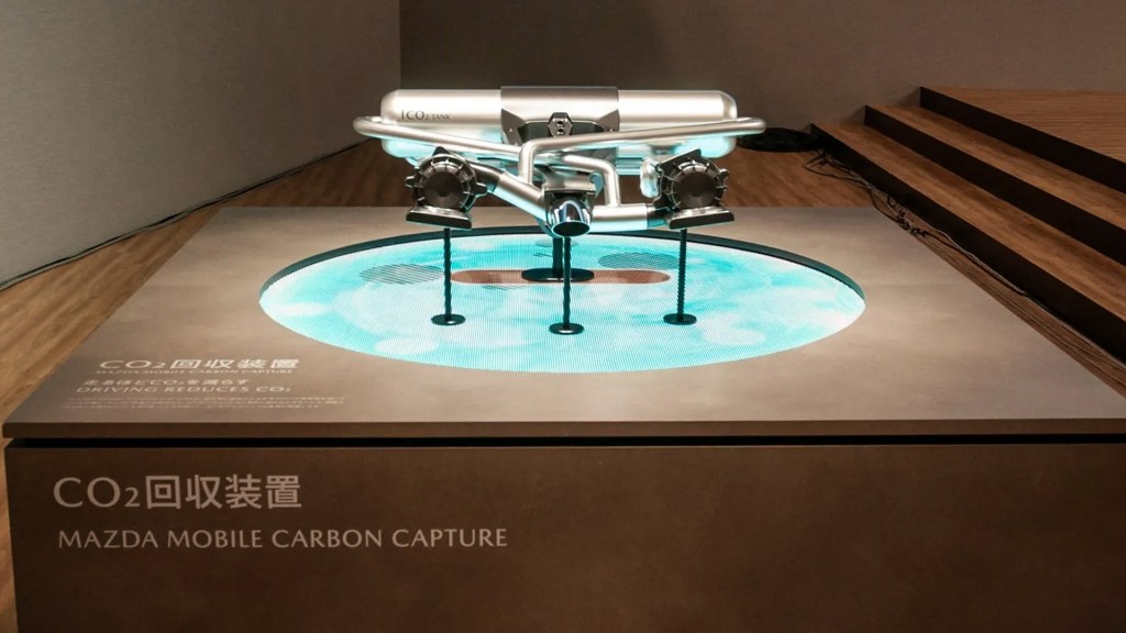 Động cơ chạy bằng nhiên liệu tảo và thu hồi CO2